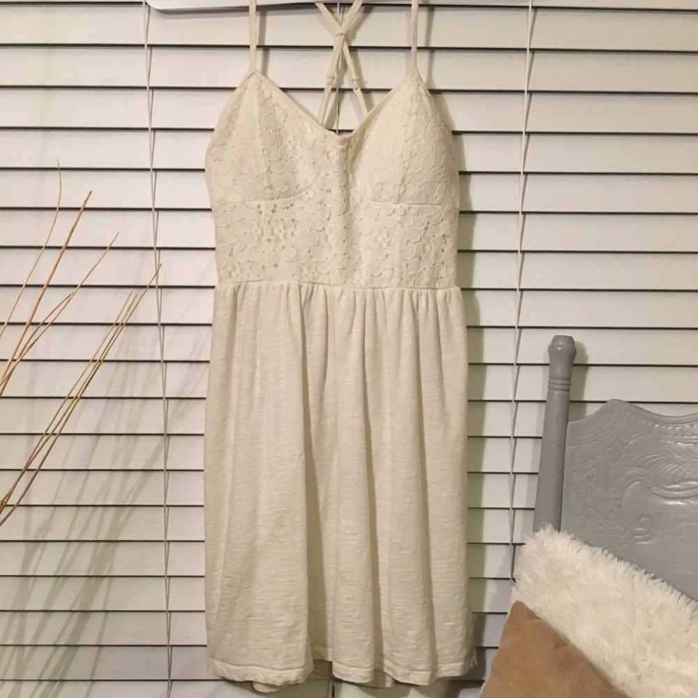 Ivory AE Sweetheart Style Dress👗